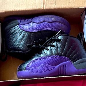 Jordan 12s size 6c.